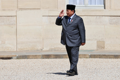 Presiden Indonesia Prabowo Subianto tiba untuk bertemu Presiden Prancis Emmanuel Macron di Istana Kepresidenan Elysee, Paris, Prancis, Selasa (14/4/2026). Foto: Ludovic Marin / AFP
