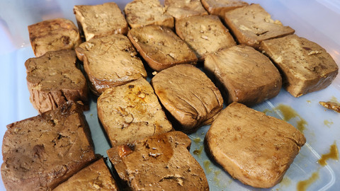 Menu-menu di Ayam Goreng Kampung Pak Tri yang berlokasi di Office 8 Jl. Senopati Raya No 8. Foto: Azalia Amadea/kumparan