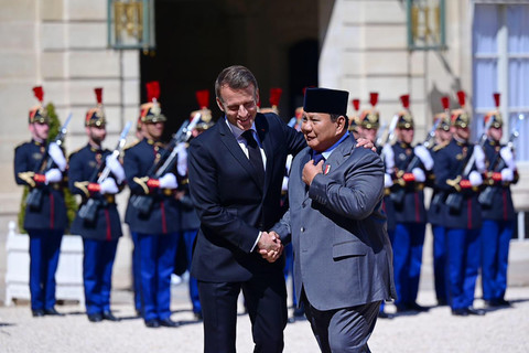 Presiden Republik Indonesia Prabowo Subianto melaksanakan pertemuan empat mata dengan Presiden Republik Prancis Emmanuel Macron, di Istana Elysee, Paris, pada Selasa, 14 April 2026.  Foto: Muchlis Jr/Biro Pers Sekretariat Presiden