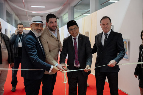 Duta Besar RI untuk Tunisia, Zuhairi Misrawi memperkenalkan kopi asli Indonesia dalam pameran kopi Tunisia Le Printemps Du Cafe 3 pada 16-19 April 2026. Foto: Dok. KBRI Tunis