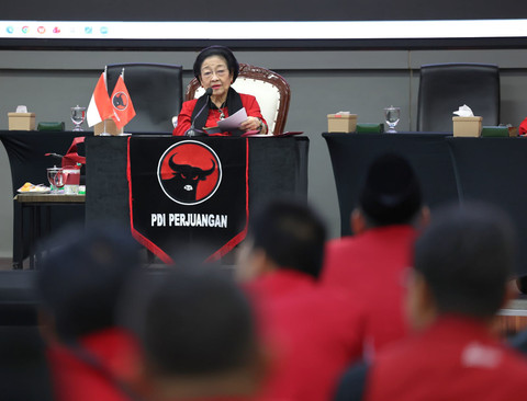 Ketua Umum PDIP Megawati Soekarnoputri dalam peringatan ke-71 Konferensi Asia Afrika di Sekolah Partai DPP PDIP, Lenteng Agung, Jakarta Selatan, Sabtu (18/4/2026). Foto: PDIP