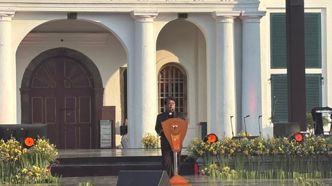 Pendeta Ferry Simanjuntak saat memberikan paparan dalam acara 'Aktualisasi Nilai-Nilai Paskah' Pemerintah Provinsi DKI Jakarta dengan masyarakat di Taman Fatahillah, Jakarta Utara pada Sabtu (18/4/2026). Foto: Ryan Iqbal/kumparan