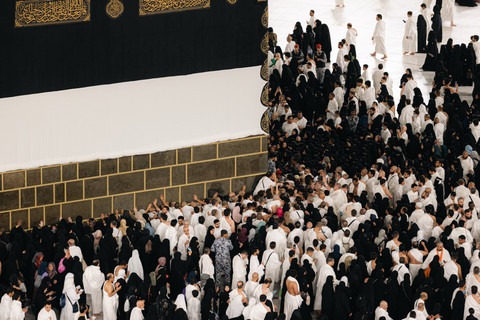 Ka'bah diliilit kain putih menyambut haji  18 April 2026. Foto: Dok. AlharamainSA