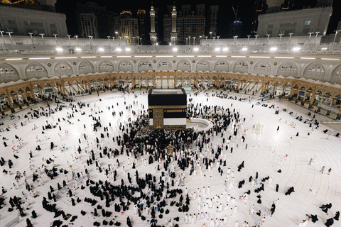 Ka'bah diliilit kain putih menyambut haji  18 April 2026. Foto: Dok. AlharamainSA