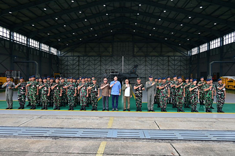 Wakil Ketua Komisi I DPR RI, Gerardus Budisatrio Djiwandono atau Budi Djiwandono berkunjung ke Pangkalan TNI Angkatan Udara Roesmin Nurjadin di Pekanbaru, Riau. Foto: @budidjiwandono/Instagram