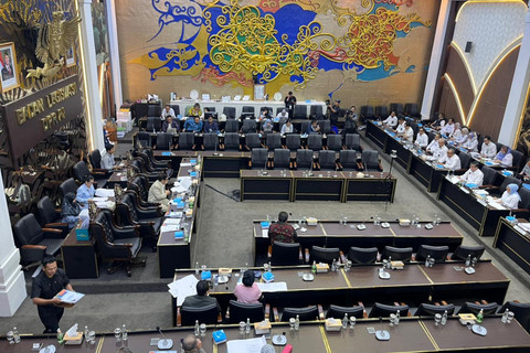 Suasana rapat Baleg DPR Pembahasan Tingkat I RUU tentang Perlindungan Pekerja Rumah Tangga (PPRT) di Kompleks Parlemen, Senayan, Jakarta, Senin (20/4/2026). Foto: Nasywa Athifah/kumparan