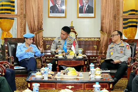 Wakapolri Komjen Dedi Prasetyo bertemu United Nations Police Adviser Faisal Shahkar, didampingi Hai Nguyen serta Mehmet Ata Yenigun, yang berlangsung di Ruang Perjamuan Mabes Polri, Jakarta. Foto: Dok. Polri
