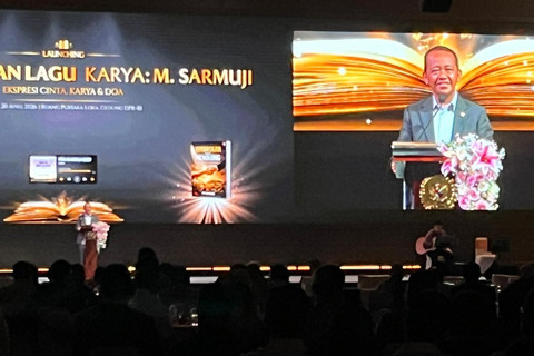 Ketua Umum Golkar Bahlil Lahadalia dalam acara peluncuran buku, puisi dan lagu karya Sekjen Golkar Sarmuji di Kompleks Parlemen, Senayan, Jakarta, Senin (20/4/2026). Foto: Nasywa Athifah/kumparan