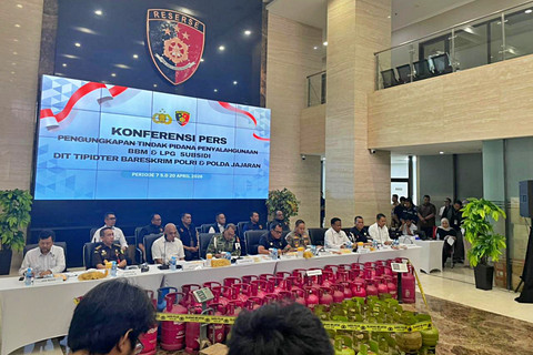 Konferensi Pers Pengungkapan Tindak Pidana Penyalahgunaan BBM dan LPG Subsidi Dit Tipidter Bareskrim Polri dan Polda Jajaran di Bareskrim Polri, Jakarta Selatan, Selasa (21/4/2026). Foto: Jeni Ritanti/kumparan