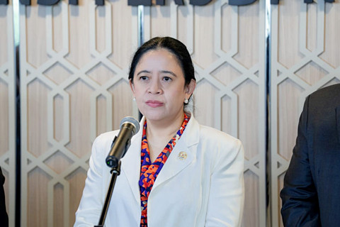 Konferensi pers pimpinan DPR usai menghadiri penutupan Masa Persidangan IV Tahun 2025-2026 di DPR pada Selasa (21/4/2026). Foto: Dok. DPR RI