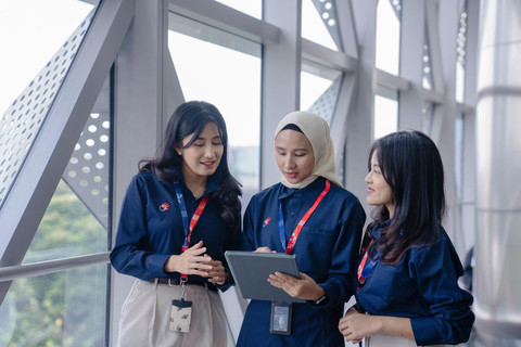 Telkom menegaskan komitmennya dalam mendorong kesetaraan gender dan pemberdayaan perempuan, sebagai bagian dari strategi keberlanjutan GoZero% - Sustainability Action by Telkom Indonesia melalui pilar Empower Our People. Foto: dok. Telkom.