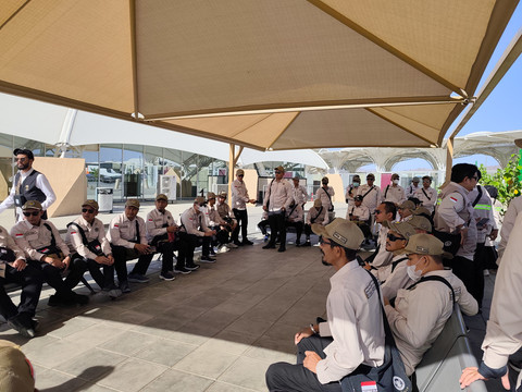 Orientasi lapangan di Bandar Udara Internasional Pangeran Mohammad bin Abdulaziz (AMAA) menjelang kedatangan jemaah RI kloter pertama. Foto: Dok. MCH