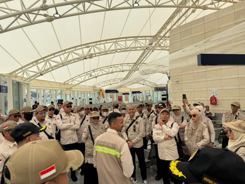 Orientasi lapangan di Bandar Udara Internasional Pangeran Mohammad bin Abdulaziz (AMAA) menjelang kedatangan jemaah RI kloter pertama. Foto: Dok. MCH