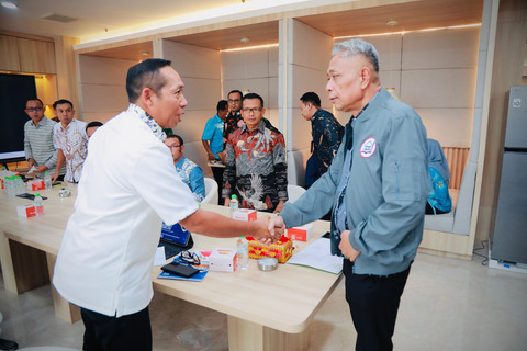 Wamensos Agus Jabo dalam audiensi bersama sejumlah pemda di Kantor Kementerian Sosial, Selasa (21/4/2026).  Foto: Dok. Kemensos