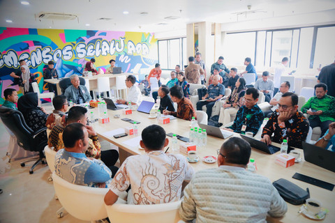 Wamensos Agus Jabo dalam audiensi bersama sejumlah pemda di Kantor Kementerian Sosial, Selasa (21/4/2026).  Foto: Dok. Kemensos