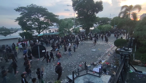 Demo yang berujung ricuh di depan Kantor Gubernur Kalimantan Timur di Samarinda, Selasa (21/4/2026). Foto: Dok. Istimewa