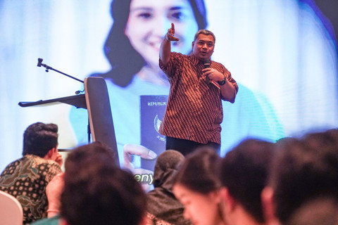 Duta Besar Republik Indonesia untuk Tiongkok, Djauhari Oratmangun, menyapa lebih dari 150 warga negara Indonesia (WNI) dalam kegiatan "KBRI Beijing Goes to Chengdu" yang digelar pada Sabtu (18/4) di kota Chengdu. Foto: Dok. KBRI Beijing