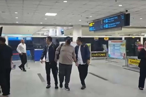 Momen penangkapan mantan kepala kas salah satu bank di Rantauprapat, Kabupaten Labuhanbatu, Sumatera Utara, Andi Hakim Febriansyah. Foto: Dok. Istimewa