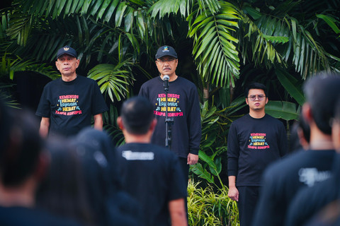 Mensos Saifullah Yusuf (Gus Ipul) didampingi Wamensos Agus Jabo beri arahan terkait transformasi budaya kerja ASN dalam apel Kemensos, Rabu (22/4/2026). Foto: Kemensos RI