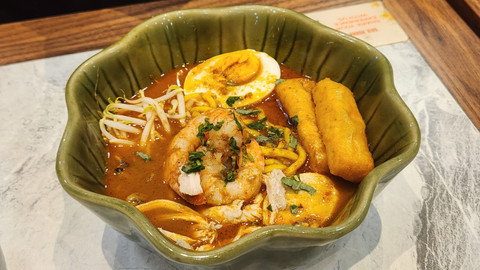 Restoran bergaya Peranakan, Baia Nonna resmi bersertifikat halal. Foto: Azalia Amadea/kumparan