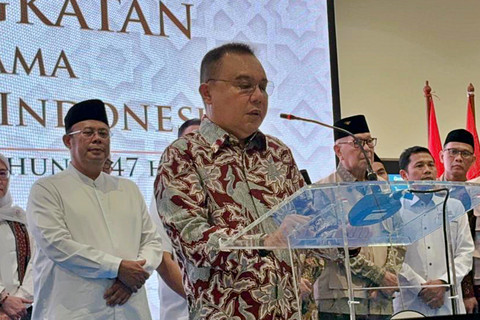 Wakil Ketua DPR, Sufmi Dasco Ahmad saat melepas jemaah haji kloter 1 Banten di Bandara Soetta, Rabu (22/4/2026). Foto: Abid Raihan/kumparan