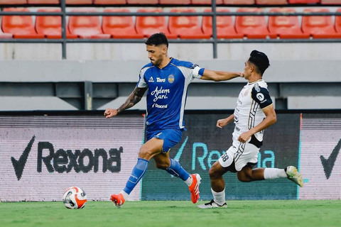 PSIM Yogyakarta melawan Persija Jakarta pada pertandingan Super League di Stadion Kapten I Wayan Dipta, Gianyar, Bali, Rabu (22/4/2026). Foto: Instagram/@psimjogja_official