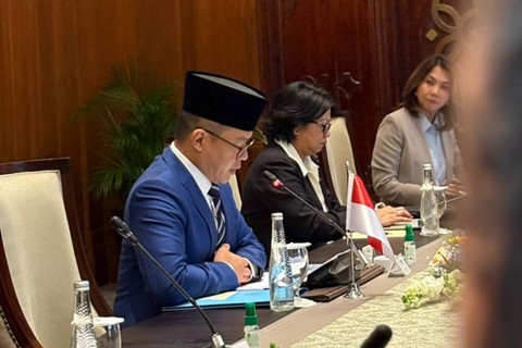 Menlu Sugiono saat pertemuan bilateral dengan Menlu Filipina Theresa Lazaro di Kemlu, Jakarta, Kamis (23/4/2026). Foto: Zamachsyari/kumparan