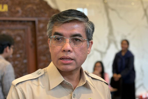 Menteri Ketenagakerjaan Yassierli di Kantor Kemenko Bidang Perekonian, Kamis (23/4/2026). Foto: Ave Airiza Gunanto/kumparan