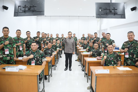 Wamendagri Bima Arya hadiri Pelatihan Eksekutif bagi Personel TNI di Pusat Pendidikan dan Pelatihan (Pusdiklat) Bela Negara Kementerian Pertahanan RI, Cibodas, Kecamatan Rumpin, Kabupaten Bogor, Jawa Barat, Kamis (23/4/2026). Foto: Dok. Kemendagri