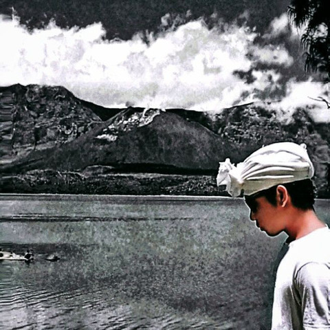 Rinjani dalam potret spiritual.  Foto: Yogi sopian haris/author