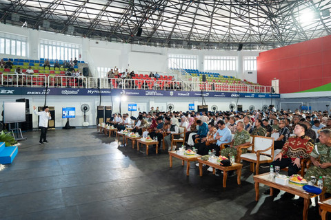 Menteri Sosial Saifullah Yusuf atau Gus Ipul melakukan sosialisasi Data Tunggal Sosial Ekonomi Nasional (DTSEN) kepada Operator Data Desa Kabupaten Majalengka di Gelanggang Guru Muda, Majalengka, Jawa Barat, Jumat (24/4/2026). Foto: Dok. Kemensos