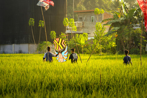 Ilustrasi aktivitas di luar (sumber: https://www.pexels.com/id-id/)