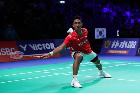 Alwi Farhan saat membela tim Indonesia di Piala Thomas 2026 yang digelar di Horsens, Denmark. Foto: PBSI