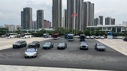 Suasana kantor pusat BYD Shenzhen, Provinsi Guangdong, China dan penampilan beberapa model kendaraan listrik keluaran terbaru, Kamis (23/4/2026). Foto: Fariza Rizky Ananda/kumparan