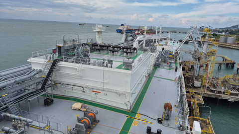 Kapal Pertamina Gas Dahlia saat berlabuh di Terminal LPG Tanjung Sekong Banten, Kamis (24/4/2026). Foto: Nabila Ulfa/kumparan