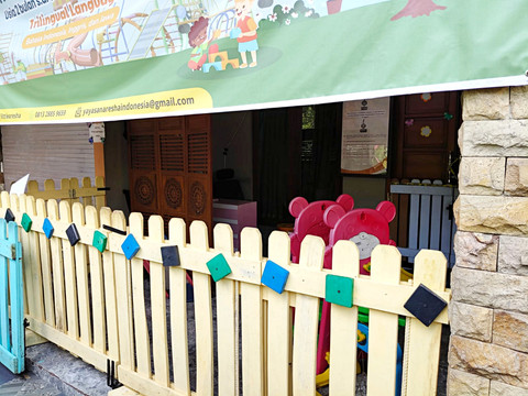 Suasana Daycare Little Aresha di Umbulharjo, Kota Yogyakarta yang digerebek polisi terkait kasus kekerasan dan penelantaran anak. Foto: Panji/kumparan