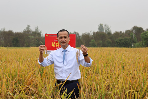 Menteri Transmigrasi, M Iftitah Sulaeman dalam sebuah kegiatan kementerian. (foto humas Kementerian Transmigrasi)