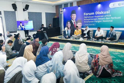 Menteri Komunikasi dan Digital Meutya Hafid mengunjungi Koperasi Pesantren Al Ittifaq di Ciwidey, Kabupaten Bandung, Jawa Barat, Sabtu (25/4/2026). Foto: Komdigi