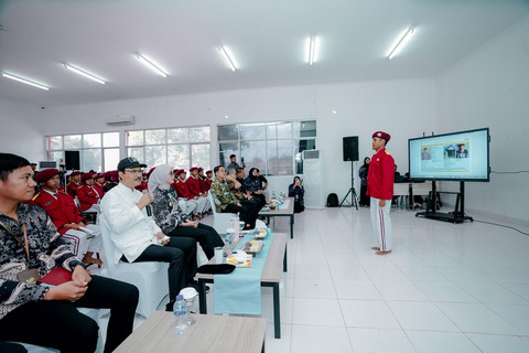 Menteri Sosial Saifullah Yusuf (Gus Ipul) meninjau SRMA 32 di Lampung Selatan, Minggu (26/4/2026). Foto: Kemensos RI