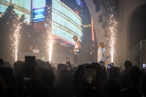 Musisi hipdut Tenxi tampil pada AntiNRML Tour 2026 Jakarta di Bengkel Space SCBD, Minggu (26/4/2026). Foto: Iqbal Firdaus/kumparan