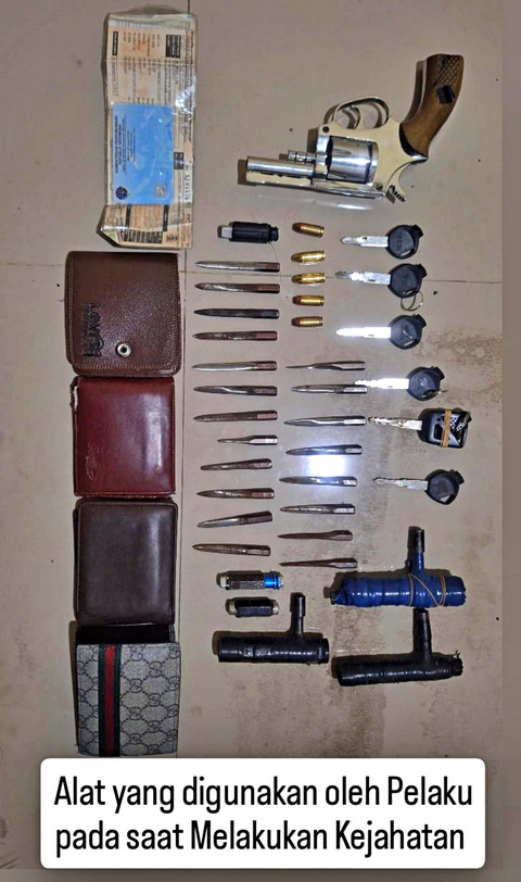 Sejumlah barang bukti yang diamankan oleh Tim Resmob Sat Reskrim Polres Serang dari sejumlah pelaku Curanmor pada Sabtu (25/4/2026). Foto: Dok. Polres Serang