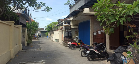 Situasi lingkungan kos tempat para pemuda pesta miras di Kota Denpasar. Foto: Dok. Istimewa