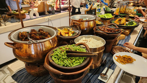 Taste of Nusantara di Sunday Lunch, HARRIS Hotel & Conventions Kelapa Gading. Foto: Azalia Amadea/kumparan