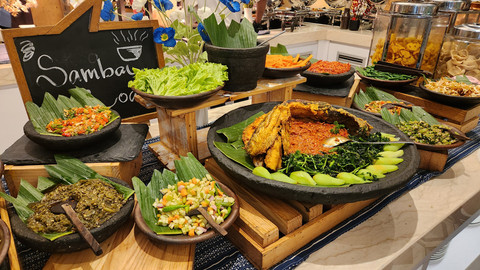 Taste of Nusantara di Sunday Lunch, HARRIS Hotel & Conventions Kelapa Gading. Foto: Azalia Amadea/kumparan
