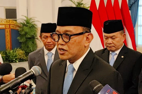 Abdul Kadir Karding tengah menjawab pertanyaan pers usai dilantik oleh Presiden RI, Prabowo Subianto sebagai Kepala Badan Karantina (Baratin) di Istana Kepresidenan, Jakarta, Senin (27/4/2026). Foto: Jonathan Devin/kumparan