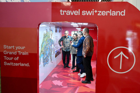 Switzerland Tourism buka pameran Grand Train di Stasiun Whoosh Halim. Foto: Dok. Switzerland Tourism