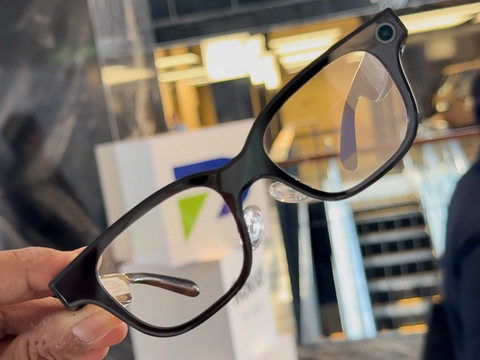 Rokid Smart AI Glasses. Foto: Kevin S. Kurnianto/kumparan