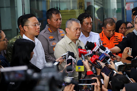 Menhub, Dudy Purwagandi dan Dirut PT KAI, Bobby Rasyidin di Stasiun Bekasi Timur, Bekasi, Jawa Barat, Selasa (28/4/2026). Foto: Iqbal Firdaus/kumparan
