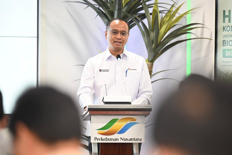 Direktur Transformasi dan Keberlanjutan Bisnis PT Pertamina (Persero), Agung Wicaksono memberikan sambutan dalam acara Penandatanganan MoU Kerja Sama Pengembangan Bioetanol di Palm Oil, Gedung Agro Plaza, Jakarta pada Senin (27/04/2026). Foto: Dok. Pertamina