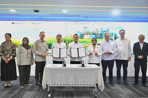 Penandatanganan nota kesepahaman Pertamina New & Renewable Energy (PNRE) bersama PT Perkebunan Nusantara III (Persero) dan PT Medco Energi Internasional Tbk di Jakarta pada Senin (27/4/2026). Foto: Dok. Pertamina